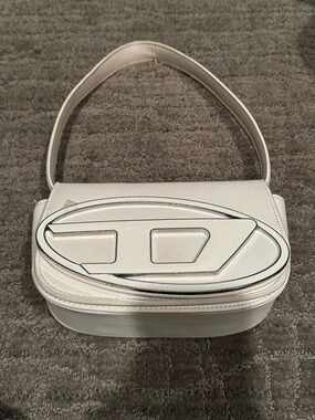 White Leather Shoulder Bag with Sculpted Logo Accent